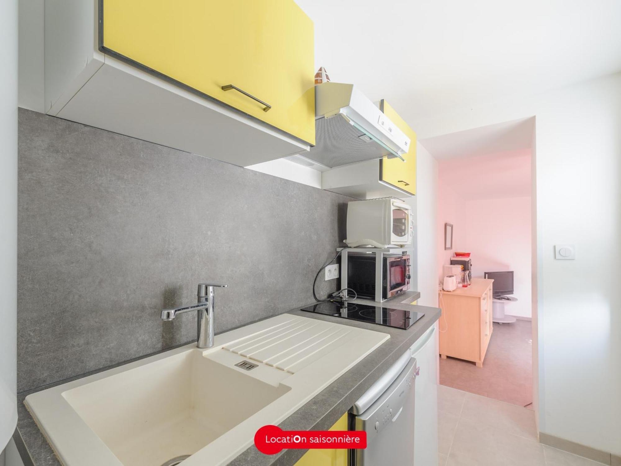 Appartement T2 A 50M De La Plage Avec Cour, Wifi Et Equipements Bebe - 4 Pers, Chatelaillon-Plage - Fr-1-535-17 Exterior foto